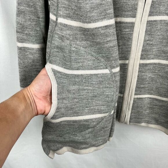 NWT A La Carte Reversible Zip Up Striped Jacket Medium - Picture 2 of 13